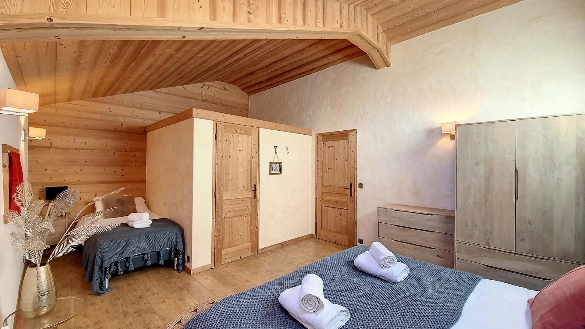 Apartment Chez Claudius- Appartement-10 Pers-Proche Piste Les Gets France