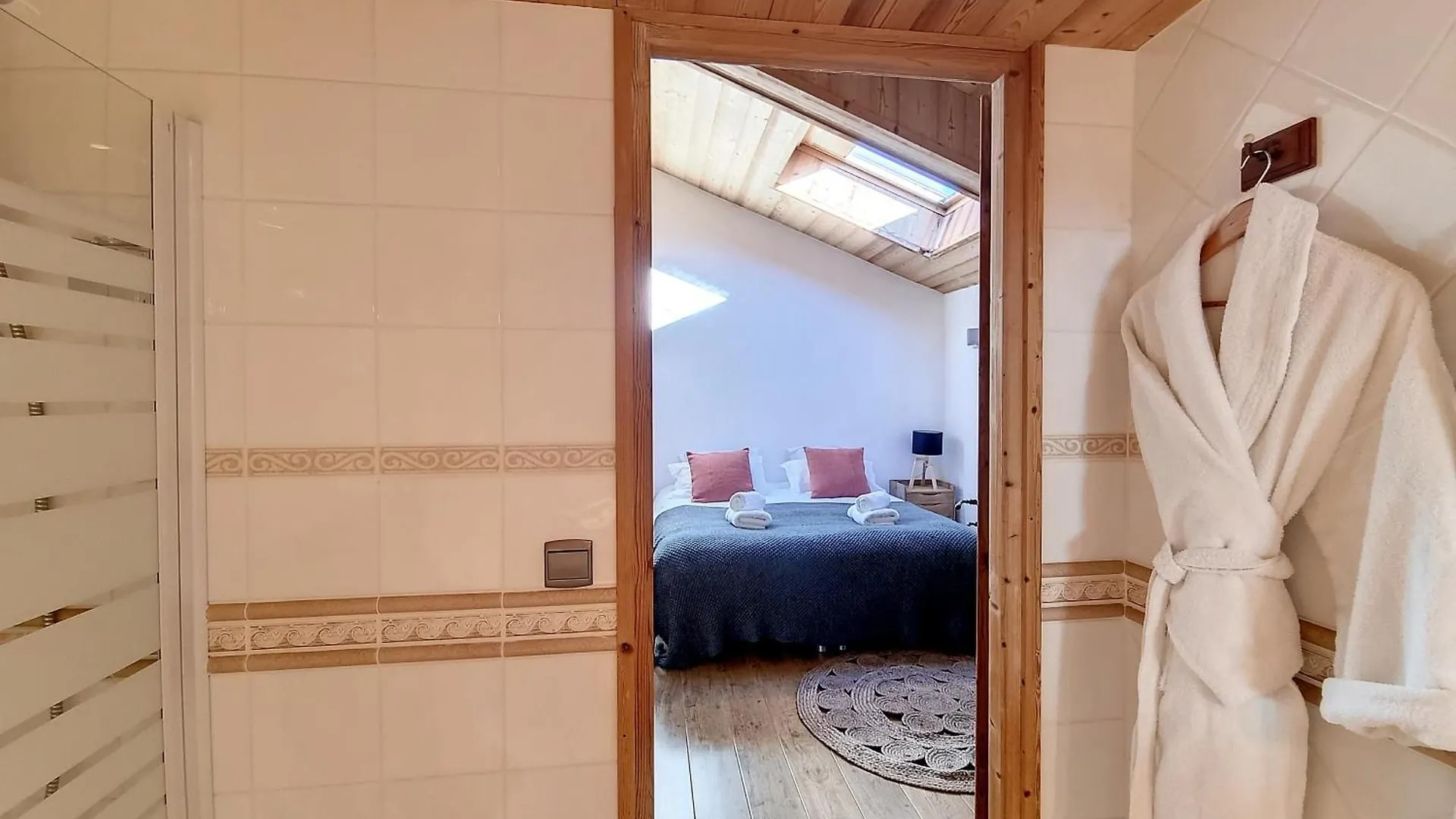 Chez Claudius- Appartement-10 Pers-Proche Piste Les Gets Apartment
