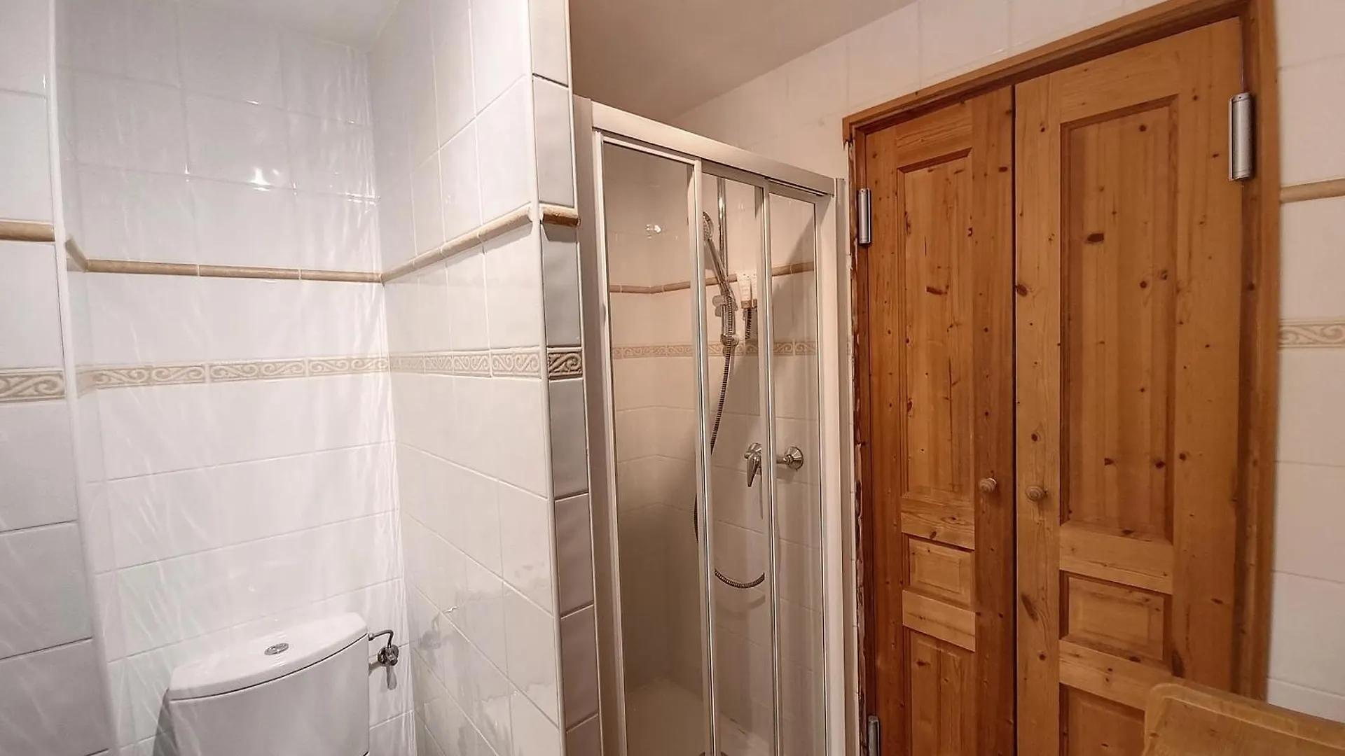 Chez Claudius- Appartement-10 Pers-Proche Piste Les Gets Apartment